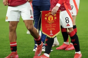 球迷不满曼联取消赛前互赠礼品：真不敢相信我们到了这个地步！