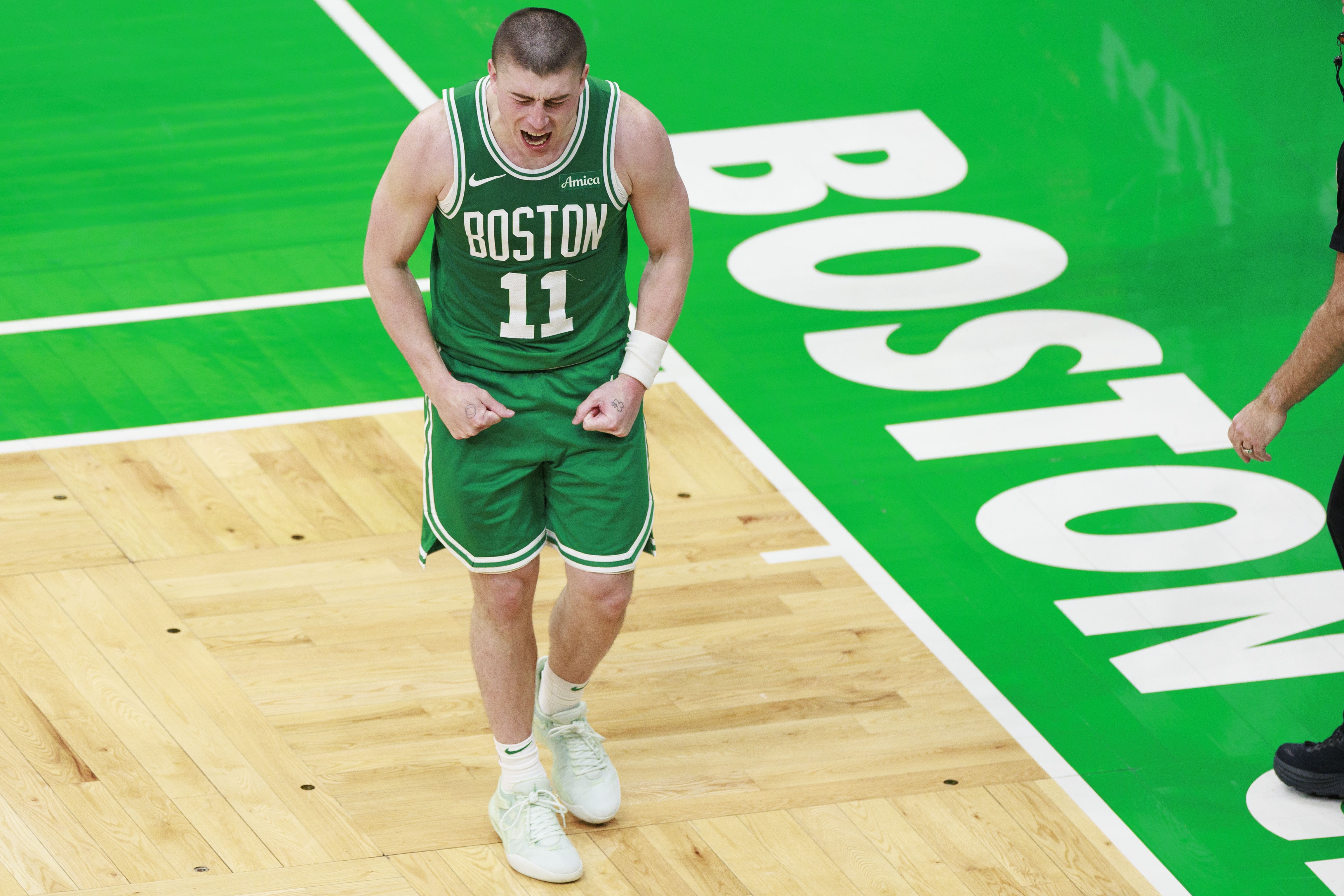 IM电竞亚洲首选-美记：如果普理查德留队新赛季他将打首发 A-西蒙斯担任替补